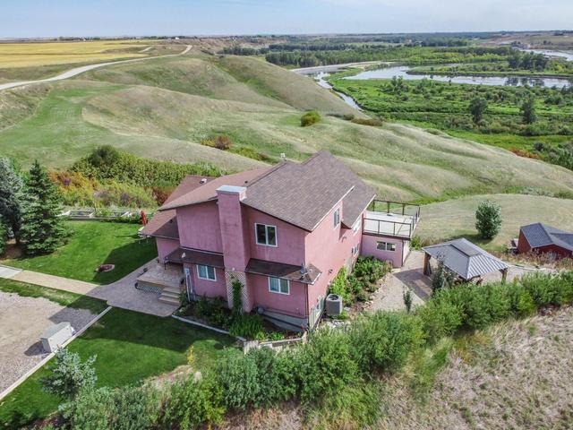 255075 Township Road 215a, House detached with 4 bedrooms, 3 bathrooms and 5 parking in Wheatland County AB | Image 2