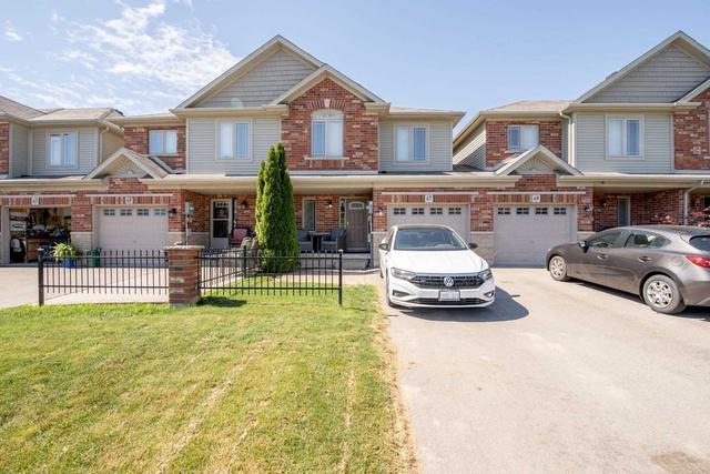 67 Sumner Cres, House attached with 3 bedrooms, 3 bathrooms and 5 parking in Grimsby ON | Image 1