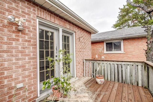 985 Caledonia Rd, House detached with 2 bedrooms, 2 bathrooms and 3 parking in Toronto ON | Image 32
