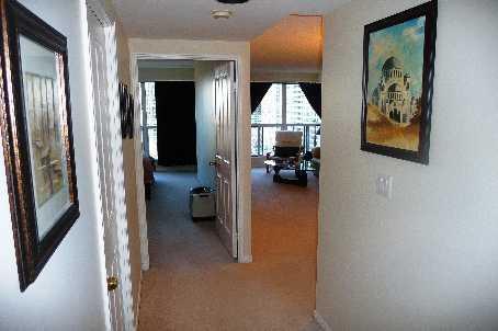 sp 207 - 28 Hollywood Ave, Condo with 1 bedrooms, 1 bathrooms and 1 parking in Toronto ON | Image 8
