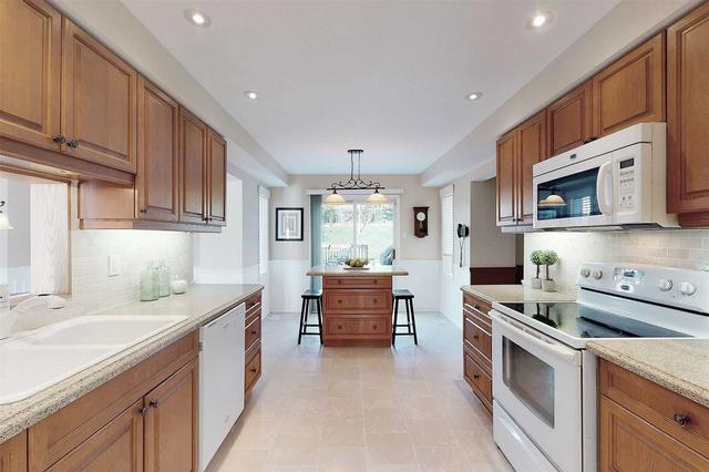 9 Dominy Dr, House detached with 4 bedrooms, 4 bathrooms and 6 parking in Ajax ON | Image 3