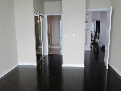 lph1 - 225 Webb Dr, Condo with 2 bedrooms, 3 bathrooms and 2 parking in Mississauga ON | Image 9