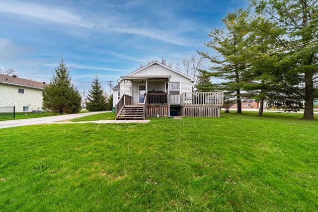 24 Lawson Ave, House detached with 3 bedrooms, 2 bathrooms and 11.5 parking in Springwater ON | Image 5