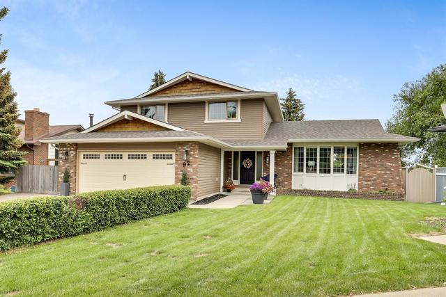 92 Silver Ridge Rise Nw, House detached with 4 bedrooms, 2 bathrooms and 4 parking in Calgary AB | Image 1