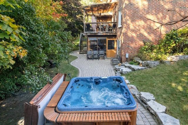 19 Carmel Crt, House detached with 5 bedrooms, 5 bathrooms and 6 parking in Toronto ON | Image 31