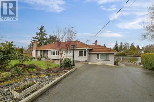 10 Phillion Pl, House detached with 4 bedrooms, 3 bathrooms and 6 parking in Esquimalt BC | Image 29