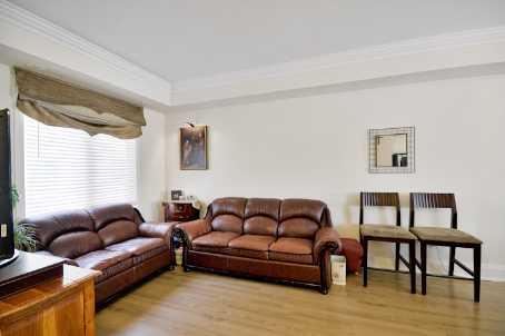 th39 - 9 Oakburn Cres, Townhouse with 2 bedrooms, 3 bathrooms and 1 parking in Toronto ON | Image 2