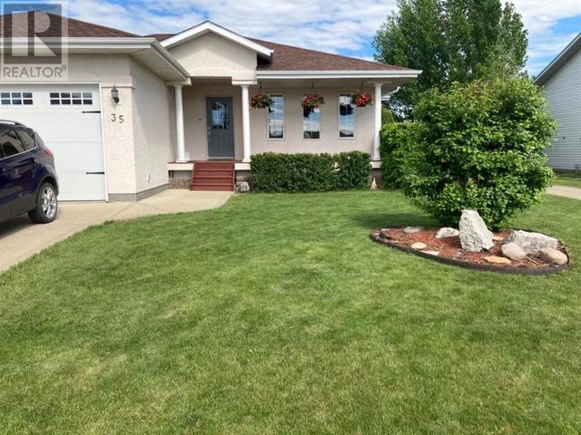 35 Heenan Crescent, House detached with 5 bedrooms, 3 bathrooms and 4 parking in Sylvan Lake AB | Image 3