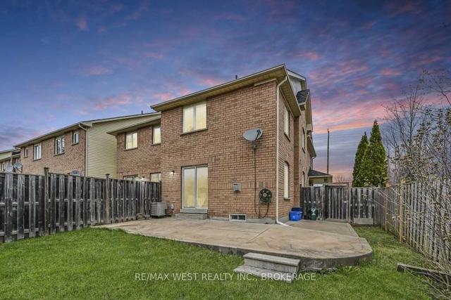 126 Bean Cres, House attached with 4 bedrooms, 4 bathrooms and 3 parking in Ajax ON | Image 28