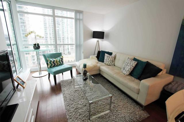 911 - 205 Sherway Gardens Rd, Condo with 1 bedrooms, 1 bathrooms and 1 parking in Toronto ON | Image 2