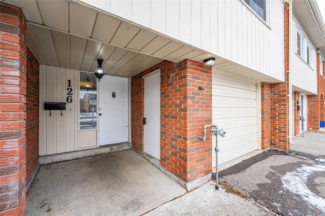 126 Overlea Dr, House attached with 3 bedrooms, 2 bathrooms and 2 parking in Kitchener ON | Image 23