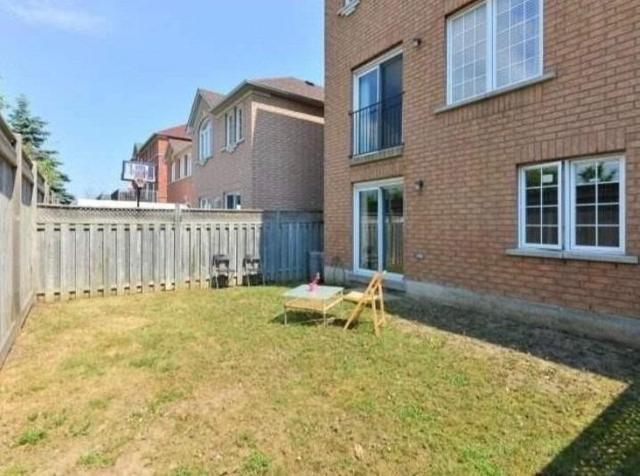 212 Yellowood Circ, House detached with 4 bedrooms, 4 bathrooms and 2 parking in Vaughan ON | Image 11