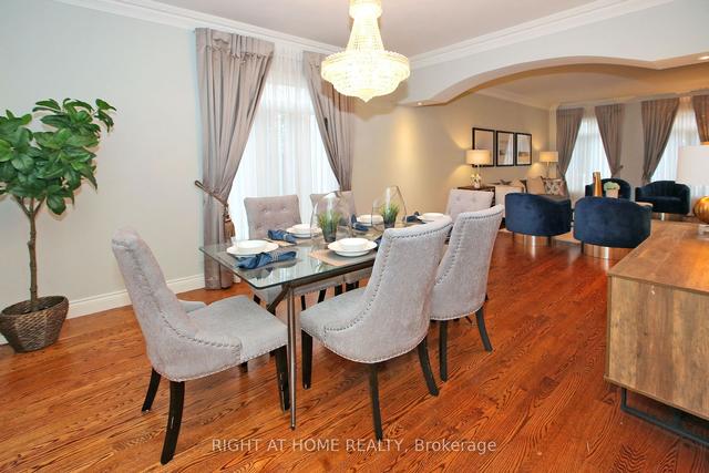 136 Spring Garden Ave, House detached with 4 bedrooms, 6 bathrooms and 6 parking in Toronto ON | Image 2