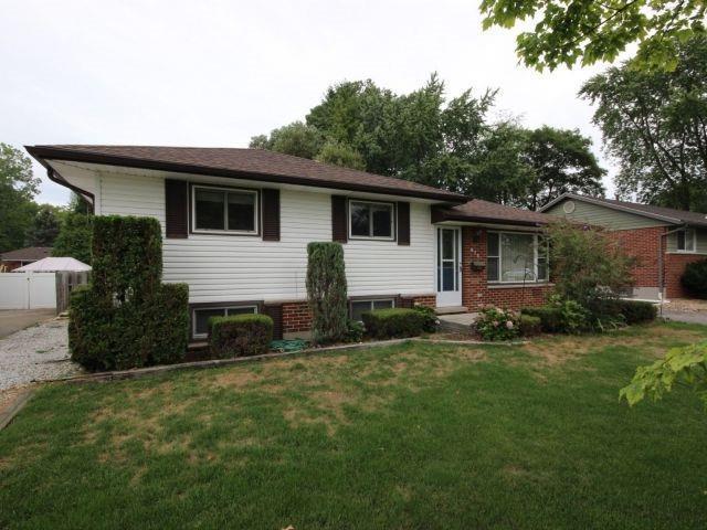 975 Maple Ave, House detached with 3 bedrooms, 1 bathrooms and 6 parking in LaSalle ON | Image 1