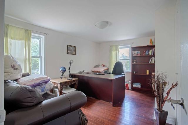 123 Chartland Blvd S, House detached with 4 bedrooms, 3 bathrooms and 5 parking in Toronto ON | Image 4