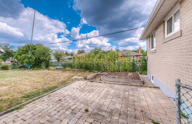 20 Lamella Rd, House detached with 3 bedrooms, 2 bathrooms and 5 parking in Toronto ON | Image 25
