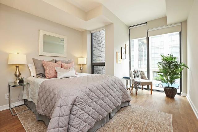 th25 - 15 Beverley St, Townhouse with 1 bedrooms, 1 bathrooms and 1 parking in Toronto ON | Image 1