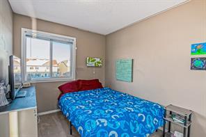 145 Elgin Meadows View Se, Home with 3 bedrooms, 2 bathrooms and 4 parking in Calgary AB | Image 25