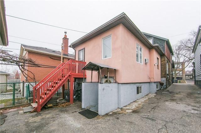 17 Ashbury Ave, House detached with 3 bedrooms, 3 bathrooms and 4 parking in Toronto ON | Image 19