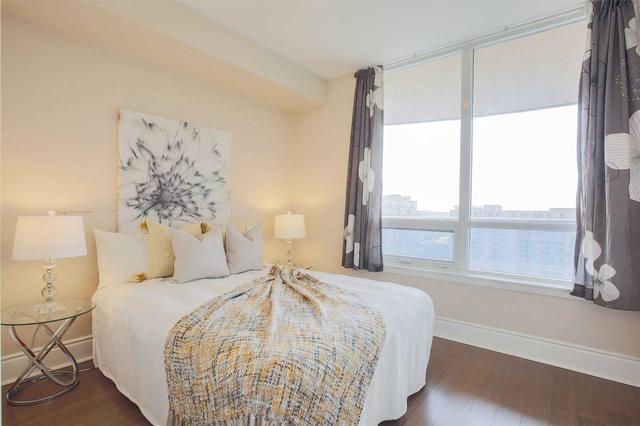 1763 - 23 Cox Blvd, Condo with 2 bedrooms, 2 bathrooms and 2 parking in Markham ON | Image 2