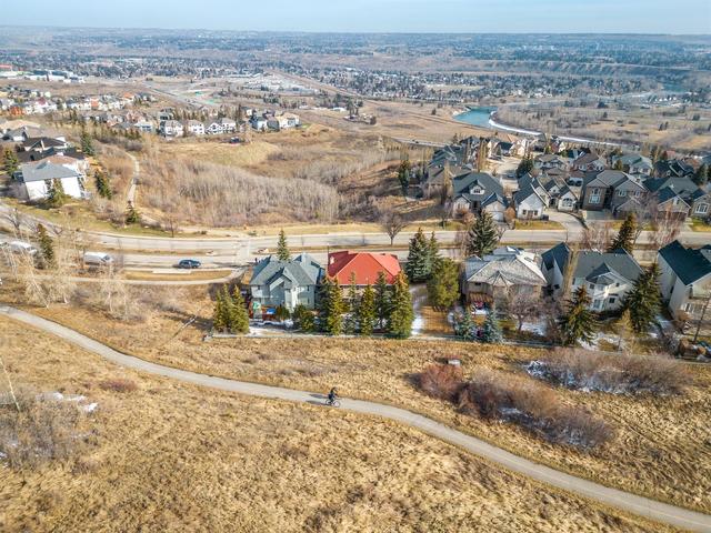 217 Patterson Boulevard Sw, House detached with 6 bedrooms, 3 bathrooms and 6 parking in Calgary AB | Image 4