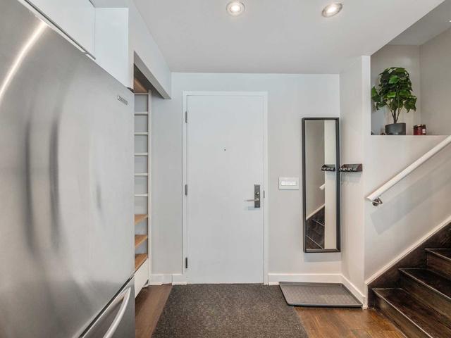lph09 - 21 Nelson St, Condo with 1 bedrooms, 2 bathrooms and 1 parking in Toronto ON | Image 12
