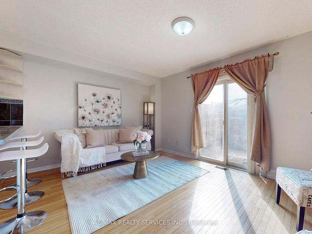 6900 Old Creditview Rd, House semidetached with 4 bedrooms, 4 bathrooms and 5 parking in Mississauga ON | Image 7