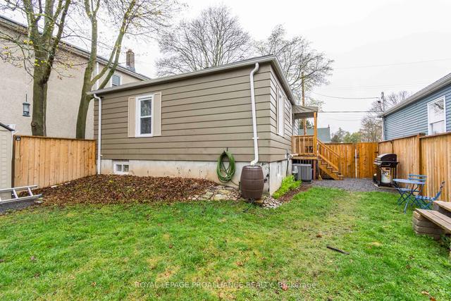 385 Macdonald Ave, House detached with 2 bedrooms, 1 bathrooms and 2 parking in Belleville ON | Image 17