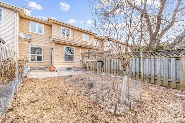 228 Huntersfield Drive, Townhouse with 3 bedrooms, 2 bathrooms and 2 parking in Ottawa ON | Image 22