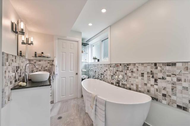 3287 Flanagan Cres, House detached with 4 bedrooms, 3 bathrooms and 6 parking in Mississauga ON | Image 12