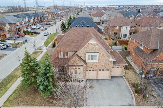 3211 Angel Pass Dr, House detached with 4 bedrooms, 5 bathrooms and 7 parking in Mississauga ON | Image 12