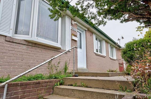 6983 Justine Dr, House detached with 3 bedrooms, 2 bathrooms and 4 parking in Mississauga ON | Image 16