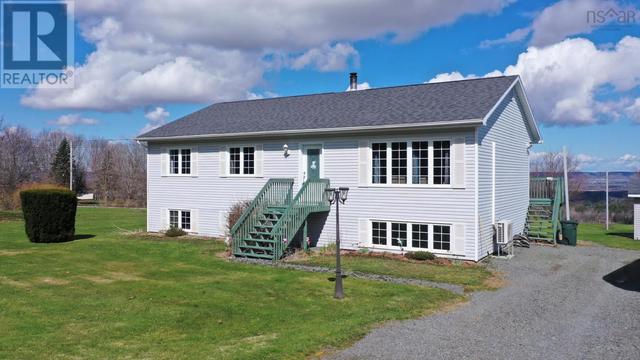 215 Lockhart Road, House detached with 3 bedrooms, 2 bathrooms and null parking in Kings, Subd. C NS | Image 2