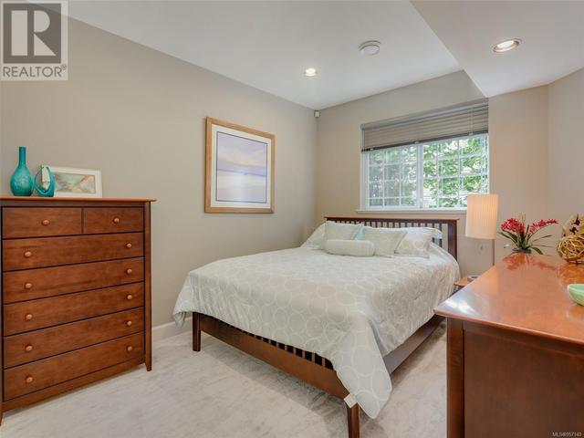 3450 Lord Nelson Way, House detached with 4 bedrooms, 3 bathrooms and 6 parking in Saanich BC | Image 29
