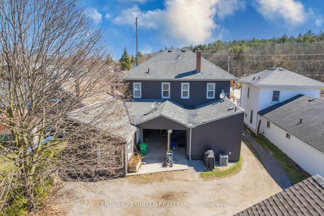 533 Armour Rd, House semidetached with 4 bedrooms, 2 bathrooms and 2 parking in Peterborough ON | Image 8