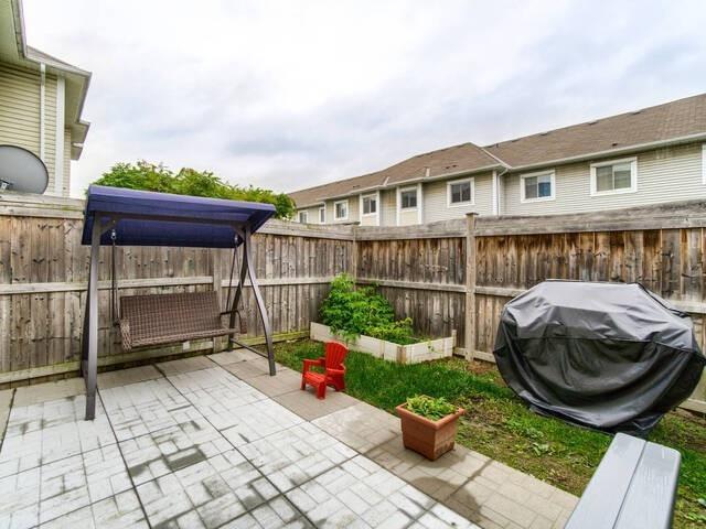 64 Brisbane Crt, Townhouse with 3 bedrooms, 3 bathrooms and 2 parking in Brampton ON | Image 27