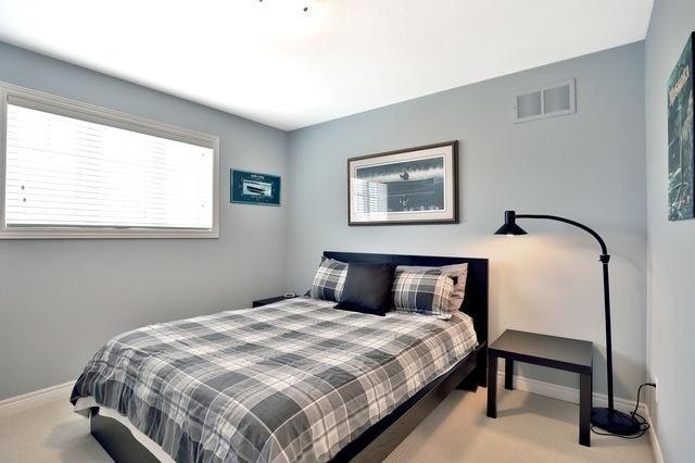 73 Oakhaven Pl, Townhouse with 3 bedrooms, 3 bathrooms and 2 parking in Hamilton ON | Image 17