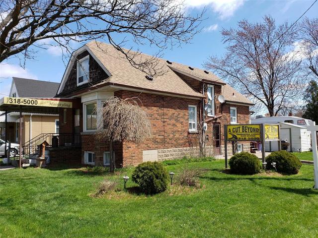 63 East 36th St, House detached with 3 bedrooms, 3 bathrooms and 6 parking in Hamilton ON | Image 2