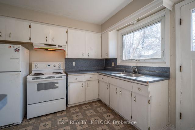 131 Stanley Ave, House attached with 3 bedrooms, 2 bathrooms and 2 parking in Peterborough ON | Image 19