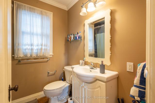 796 Garth St, House detached with 2 bedrooms, 2 bathrooms and 5 parking in Hamilton ON | Image 6