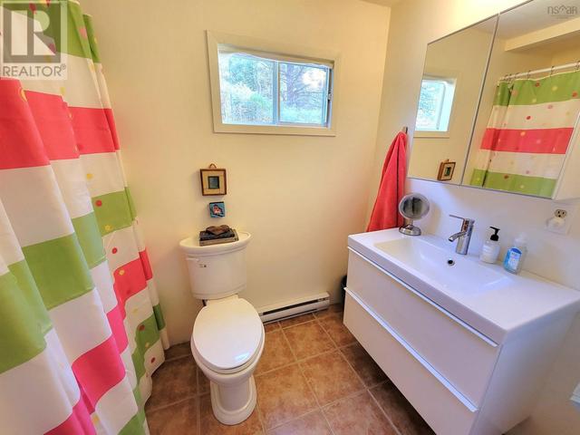 1227 Oakland Road, House detached with 2 bedrooms, 1 bathrooms and null parking in Lunenburg MD NS | Image 24