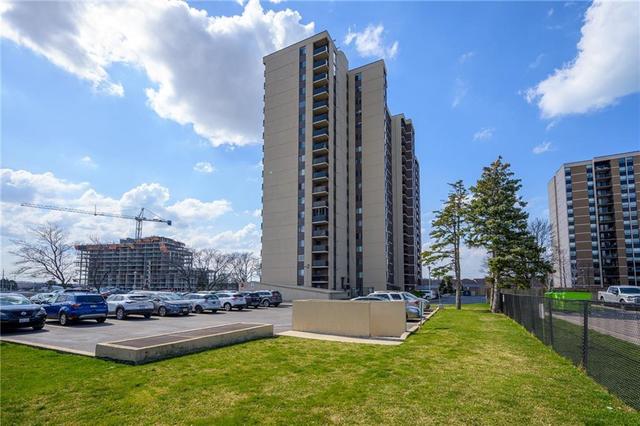 1104 - 301 Frances Avenue S, Condo with 3 bedrooms, 1 bathrooms and null parking in Hamilton ON | Image 1