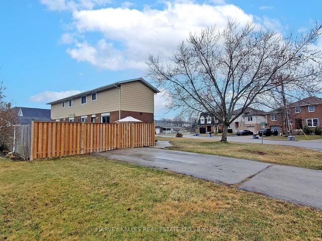 176 Britannia Ave, House semidetached with 3 bedrooms, 2 bathrooms and 4 parking in Hamilton ON | Image 24