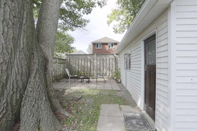 578 Warden Ave, House detached with 3 bedrooms, 2 bathrooms and 5 parking in Toronto ON | Image 9