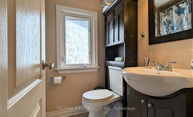 3 Cayuga Ave, House semidetached with 2 bedrooms, 1 bathrooms and 0 parking in Toronto ON | Image 5