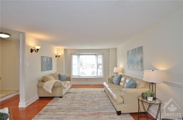 1041 Barwell Avenue, Home with 3 bedrooms, 3 bathrooms and 6 parking in Ottawa ON | Image 5
