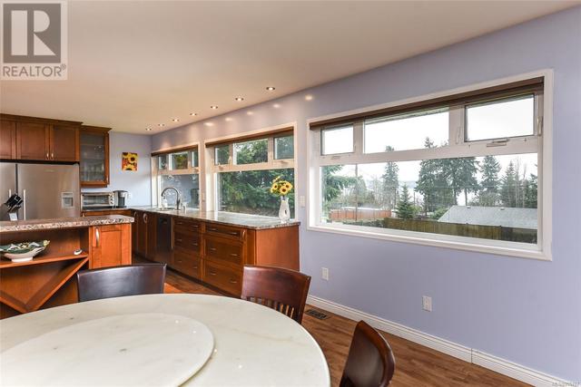 3828 Laurel Dr, House detached with 4 bedrooms, 2 bathrooms and 6 parking in Comox Valley A BC | Image 17