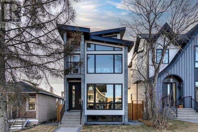 1930 27 Street Sw, House detached with 4 bedrooms, 3 bathrooms and 2 parking in Calgary AB | Image 1