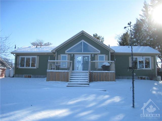 3978 Sheila's Way, House detached with 2 bedrooms, 2 bathrooms and 6 parking in North Grenville ON | Image 1