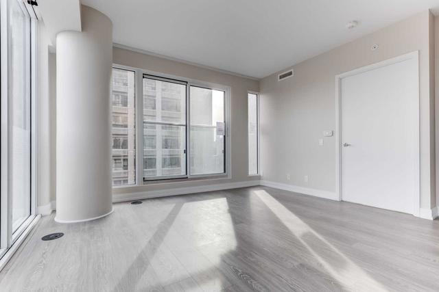 1105 - 181 Dundas St E, Condo with 2 bedrooms, 1 bathrooms and 0 parking in Toronto ON | Image 17